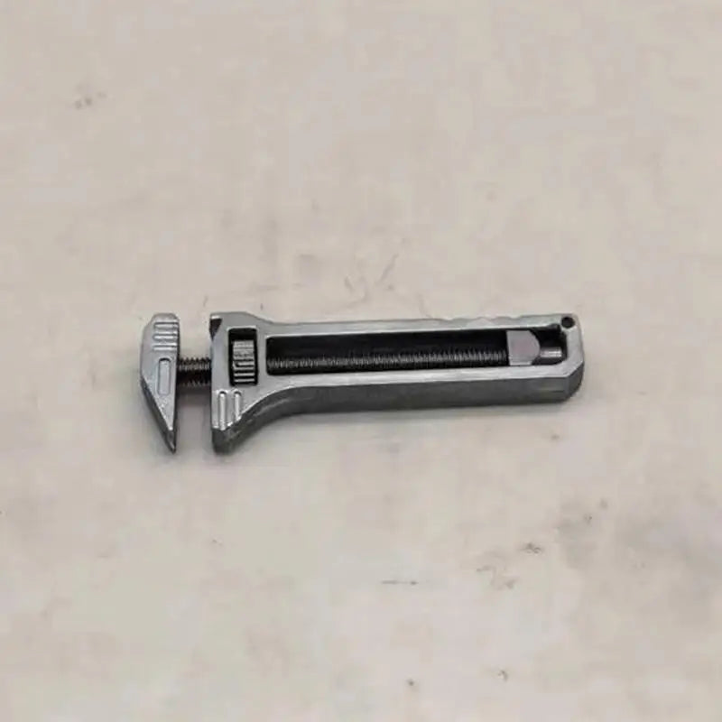 1PC EDC Multi Tool Compact Multitool Portable Tool Key Ring Chain Pocket Cutter Screwdriver Multi Tools Camping Survival Kit