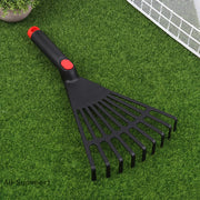 【E】1Pc Garden Grass Leaf Rake Plastic Rake Gardening Rake Lawn Hand Tool With Handle Tool For Garden Maintenance Plant Care