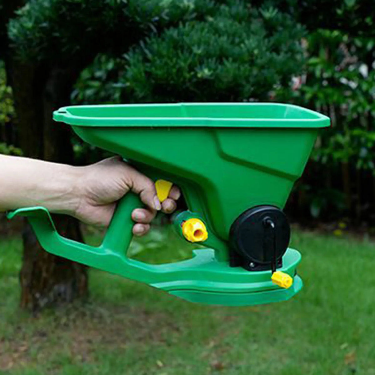 Handheld Seed Spreader Reusable Hand Tool Ease of Holding 1.5L Portable Planter Tool  Adjustable Garden Tool Spreaders for Lawns