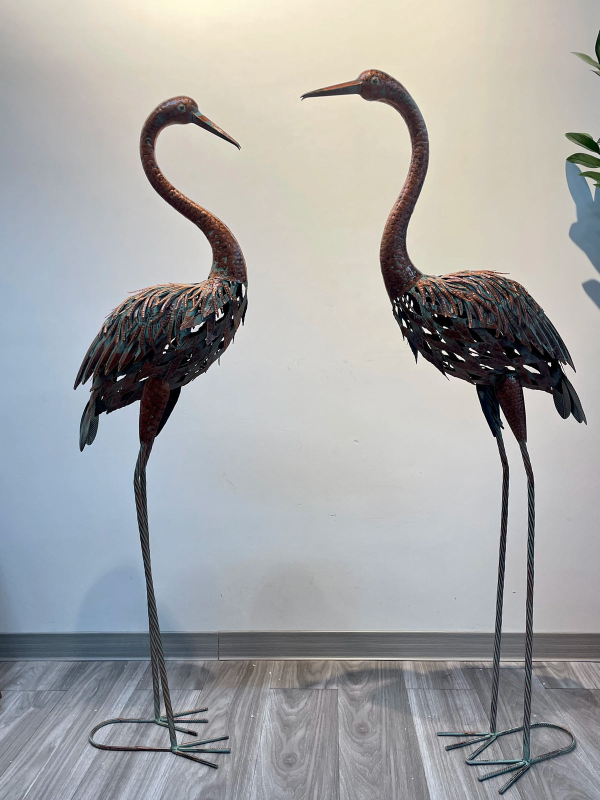 Garden crane statue outdoors, standing heron garden statue, metal tall bird art garden sculpture for patio lawn patio ornaments