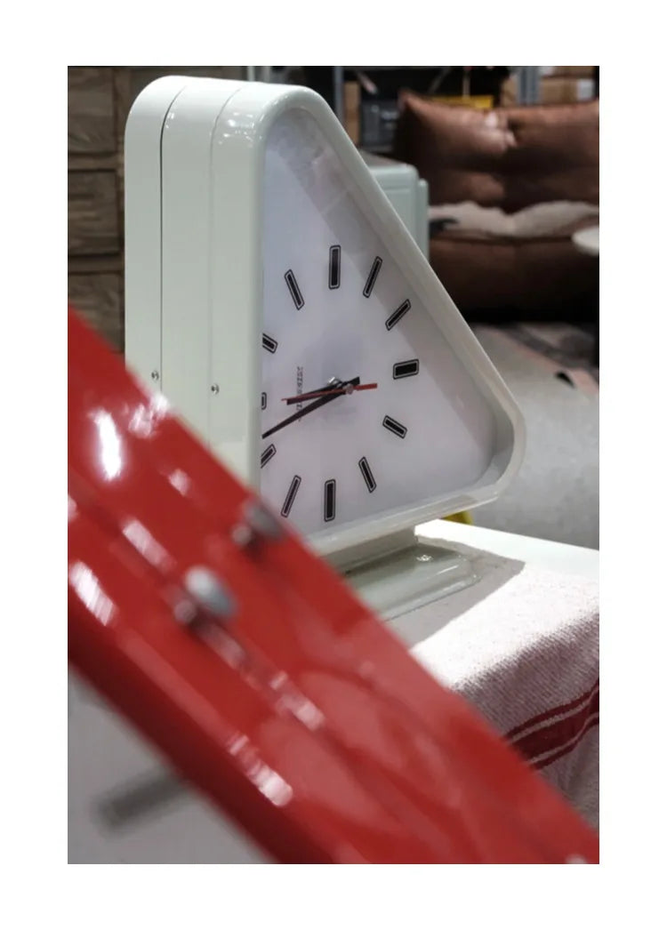 Living Room Minimalism Clocks Two-sided Wall Clocks Triangle Modern Clock Mechanism Silent Design Clock Watch for Decoration