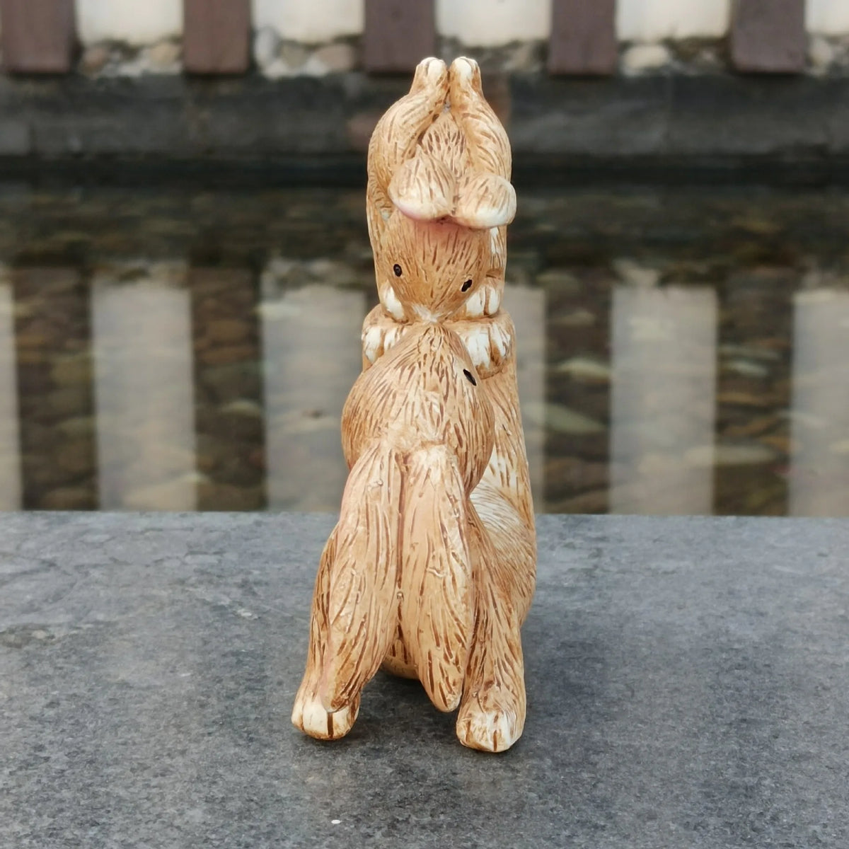 Garden Resin Kissing Bunny Statue Outdoor Garden Bonsai Store Decoration Animal Sculpture for Desk Garden Decor Ornament