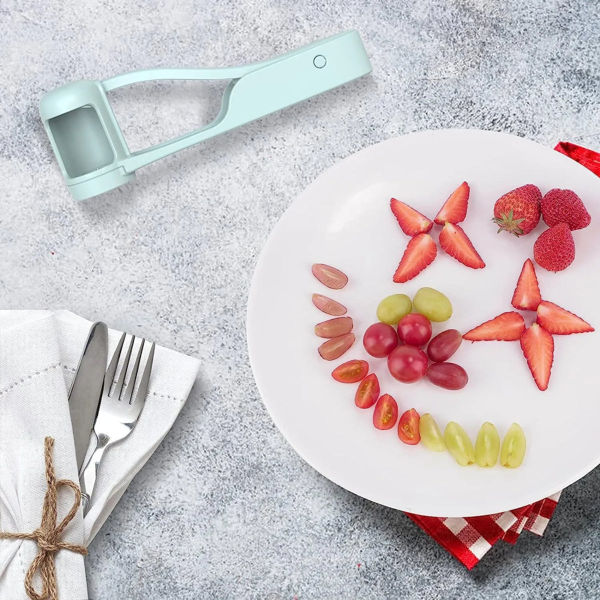 Grape Cutter Kitchen Gadgets Fruit Slicer Convenient for Cutting Small Fruits Easy for Children To Eat