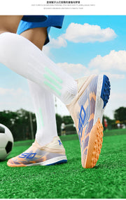 Men Women Soccer Shoes Society Professional Ultralight Cleats Indoor Football Shoes Training Outdoor Football Boots Resistant