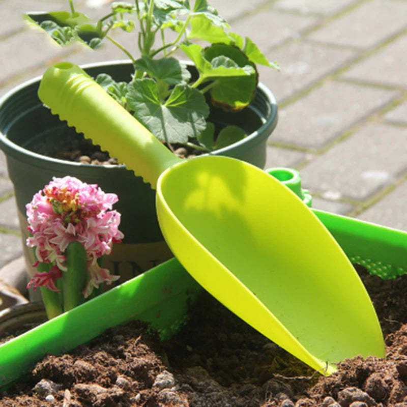 Garden Shovel Plant Hand Trowels Soil Planting Digging Transplanting MultiFunction Beach Sand Pet's Food Scoop Garden Tools