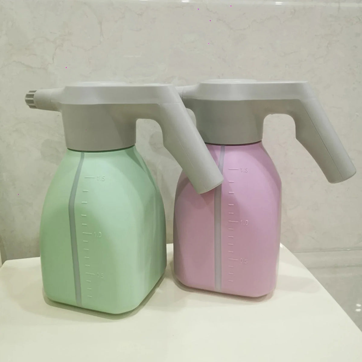 Garden watering can for gardening, 1.5L Electric Automatic Plant Sprayer Bottle