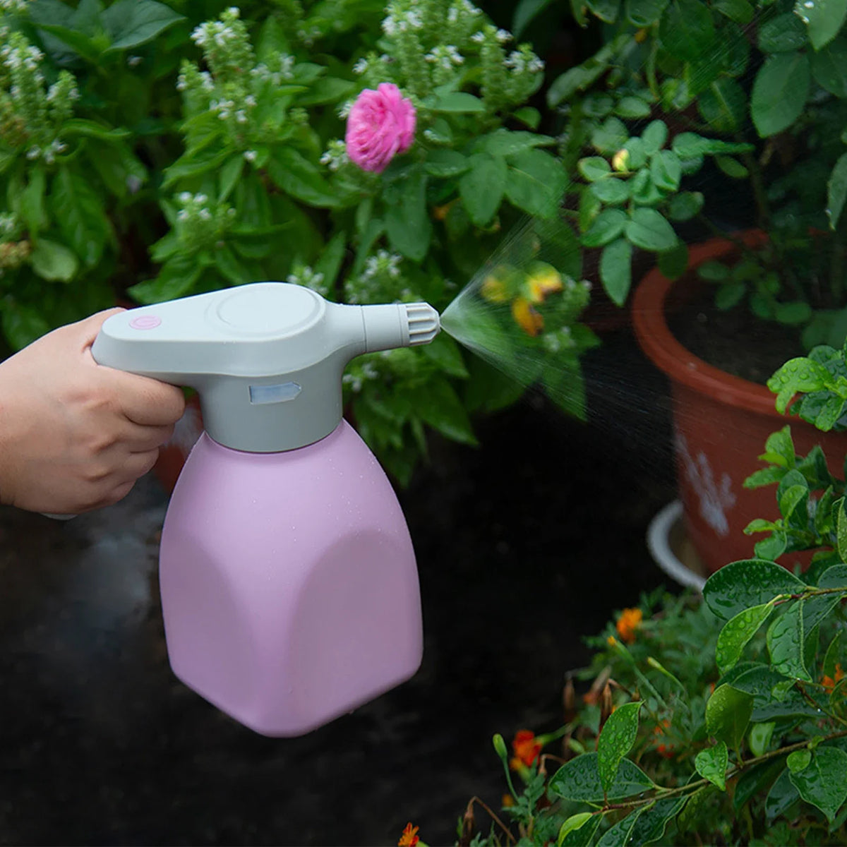 Garden watering can for gardening, 1.5L Electric Automatic Plant Sprayer Bottle
