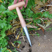 Hand Dibber Garden Tool Stainless Steel Garden Dibber With Wood Handle for Sowing Transplanting Planting Bulb Digging