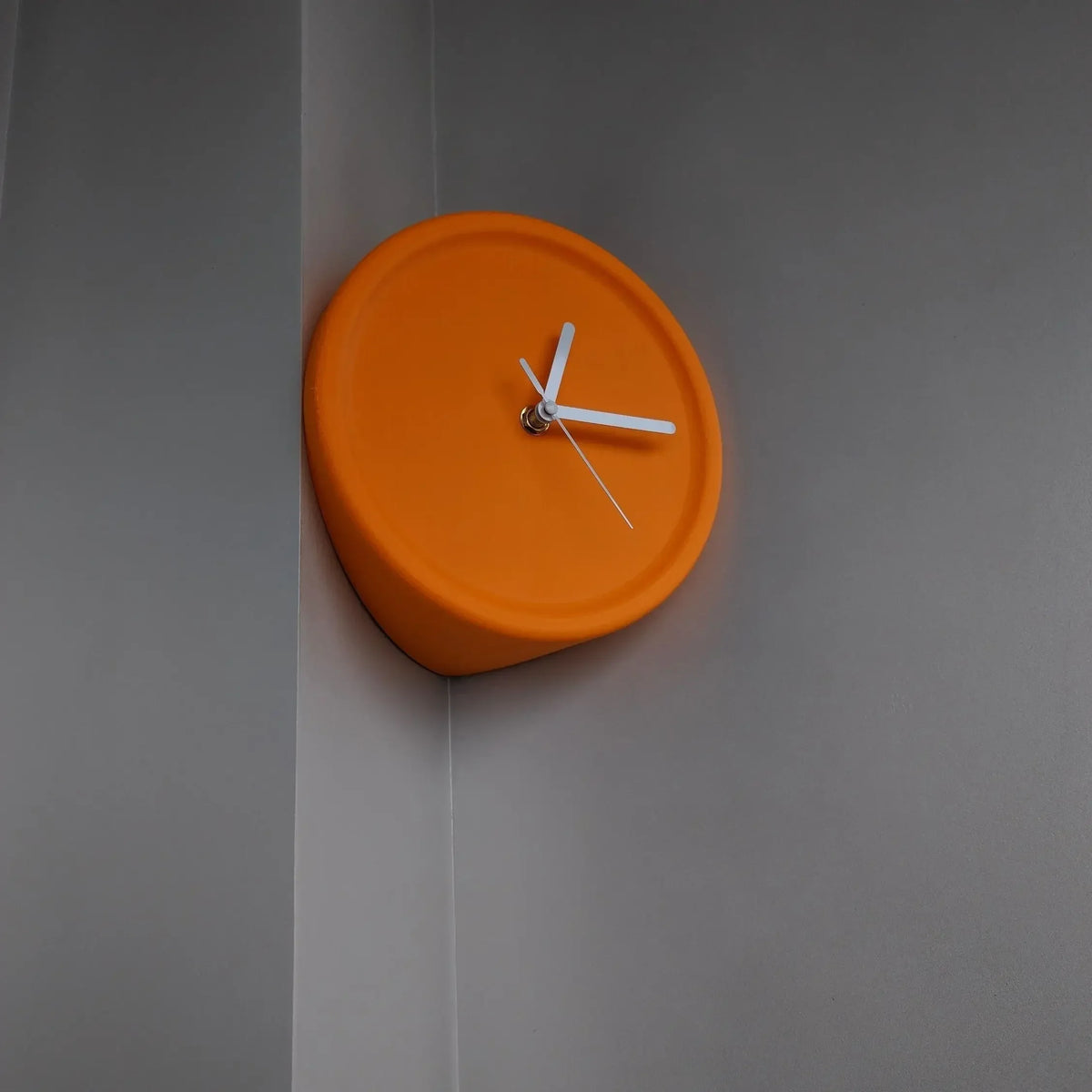 Living Room Silent Wall Clocks Simple Non-Ticking Punch-Free Corner Wall Clock Bedroom Technology Luxury Art Home Decoration