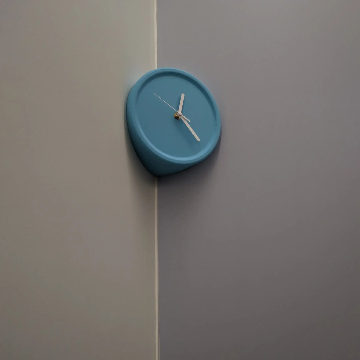 Living Room Silent Wall Clocks Simple Non-Ticking Punch-Free Corner Wall Clock Bedroom Technology Luxury Art Home Decoration