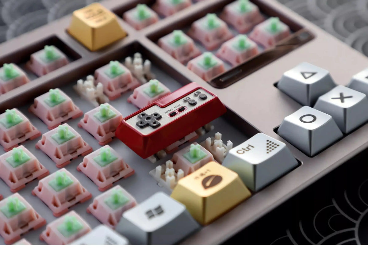 Original Red White Gaming Console Retro Enter keycap Mechanical Keyboard Metal PC Gaming Keyboard Collect gift keycap