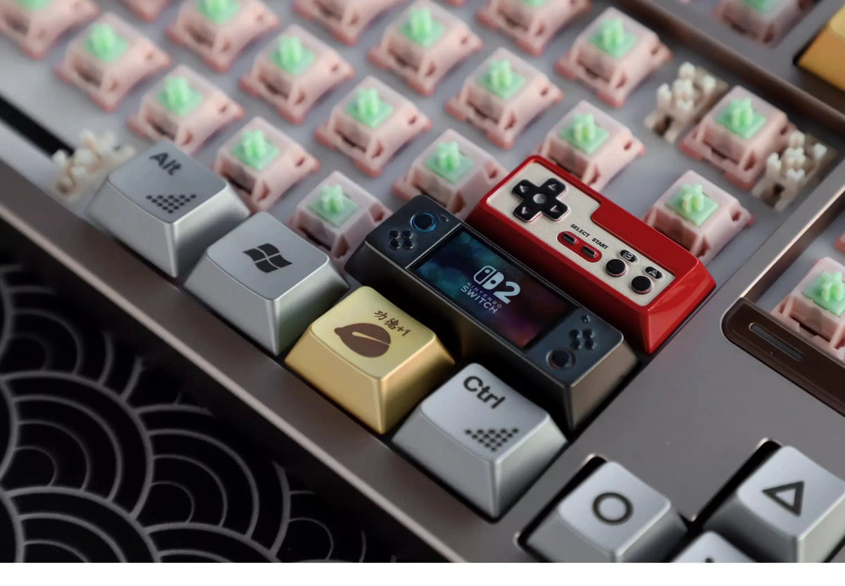 Original Red White Gaming Console Retro Enter keycap Mechanical Keyboard Metal PC Gaming Keyboard Collect gift keycap